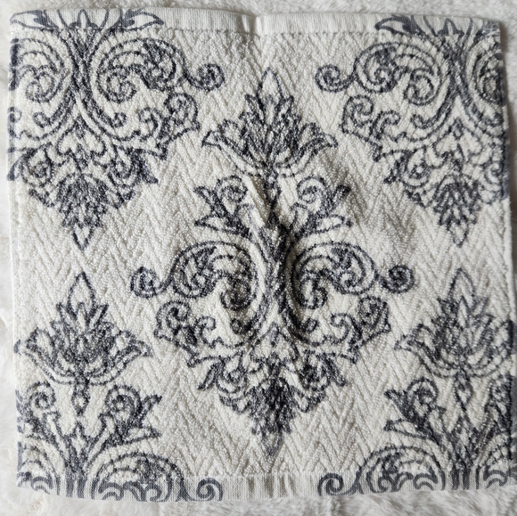 🆕️Damask Washcloths - Picture 3 of 5